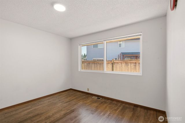 26607 Manchester Court, Kent, WA 98032