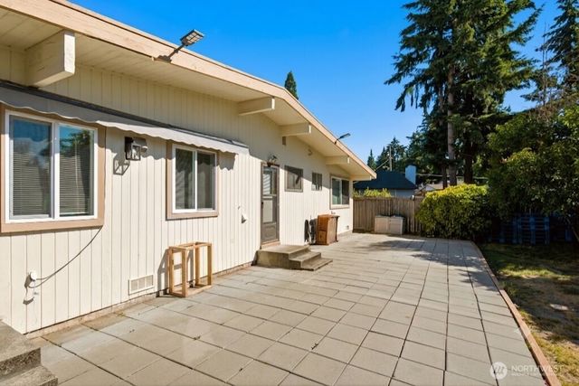 26607 Manchester Court, Kent, WA 98032