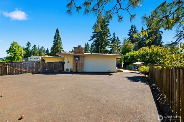 26607 Manchester Court, Kent, WA 98032
