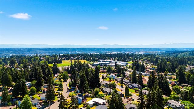 26607 Manchester Court, Kent, WA 98032