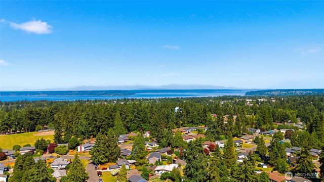 26607 Manchester Court, Kent, WA 98032