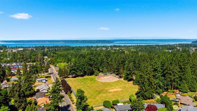 26607 Manchester Court, Kent, WA 98032