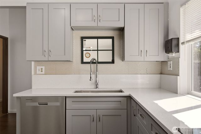 26607 Manchester Court, Kent, WA 98032