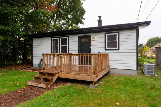 214 E Woodside Street, South Bend, IN 46614