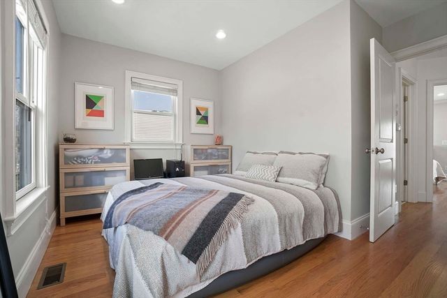 208-210 West 7th Street 2L, Boston, MA 02127