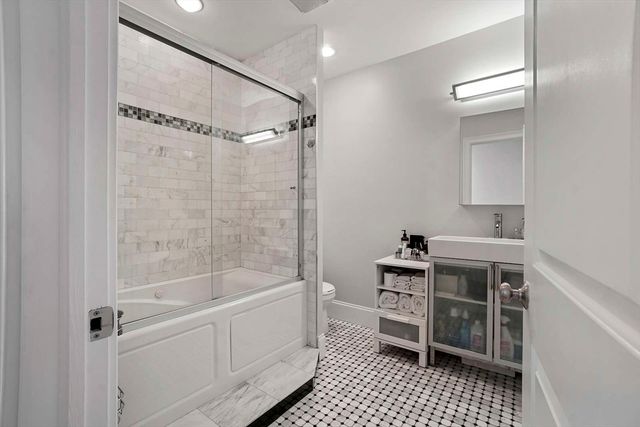 208-210 West 7th Street 2L, Boston, MA 02127