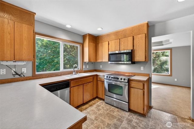 7011 47th Avenue E, Tacoma, WA 98443