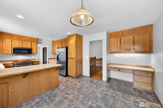 7011 47th Avenue E, Tacoma, WA 98443
