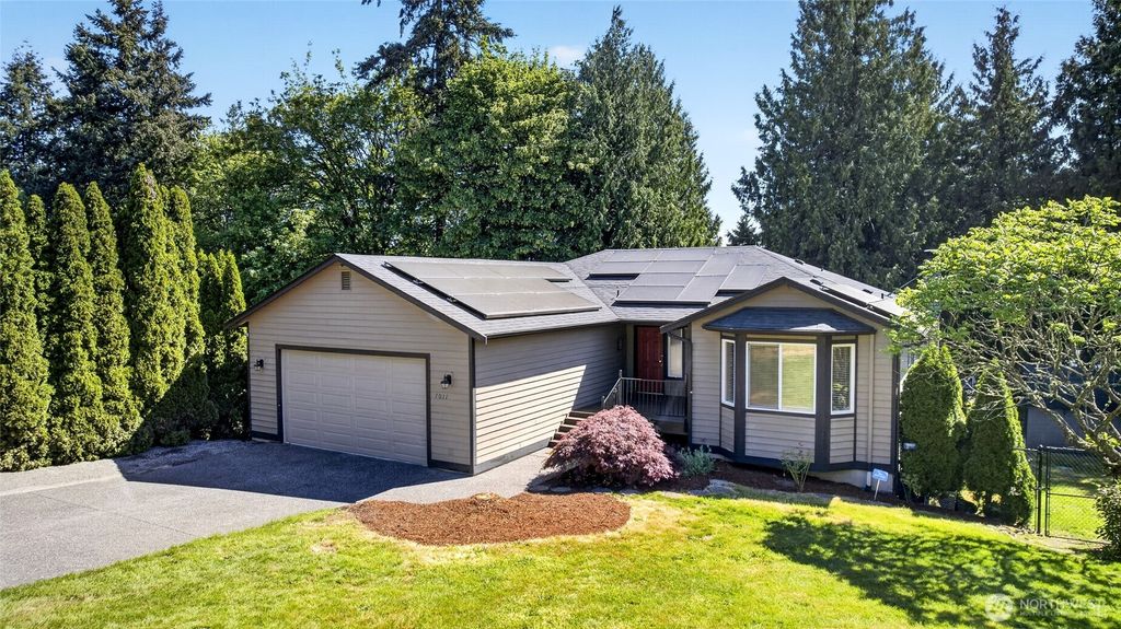 7011 47th Avenue E, Tacoma, WA 98443