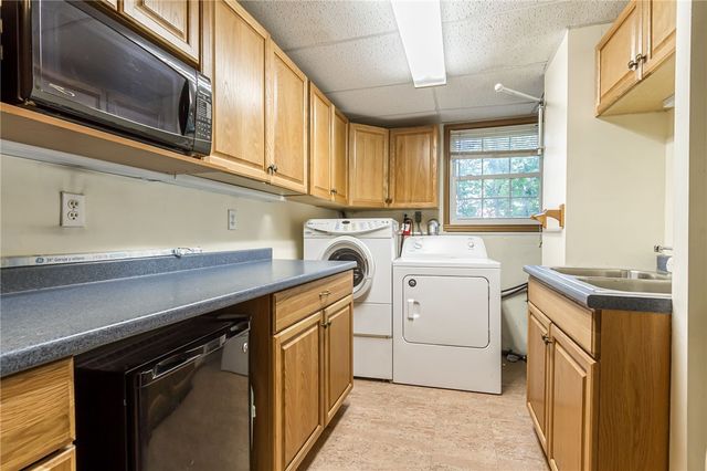 5715 Dalton Drive, Farmington, NY 14425