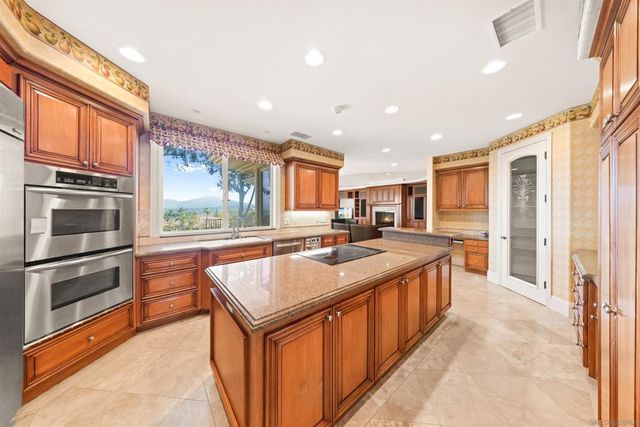 12131 View Pointe Row, San Diego, CA 92128