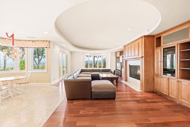 12131 View Pointe Row, San Diego, CA 92128