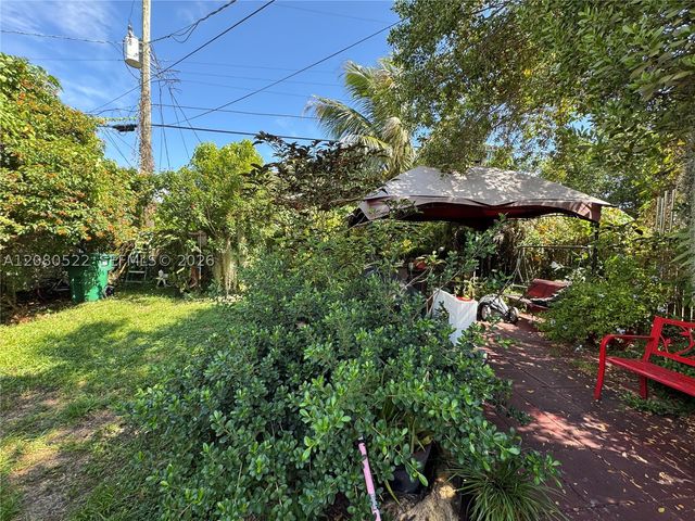 1075 NW 100th St, Miami, FL 33150