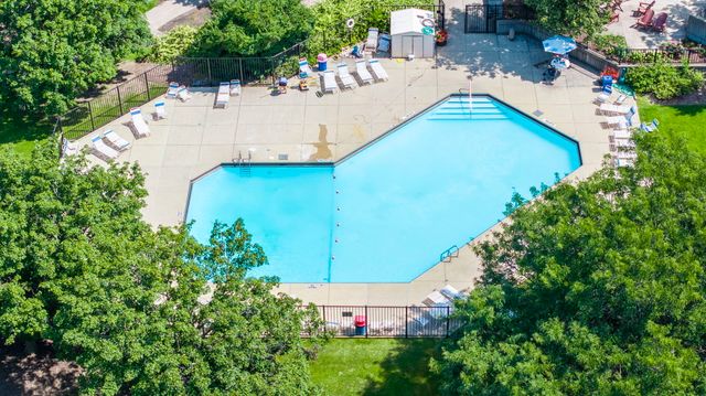 5517 E Lake Drive 91-E, Lisle, IL 60532