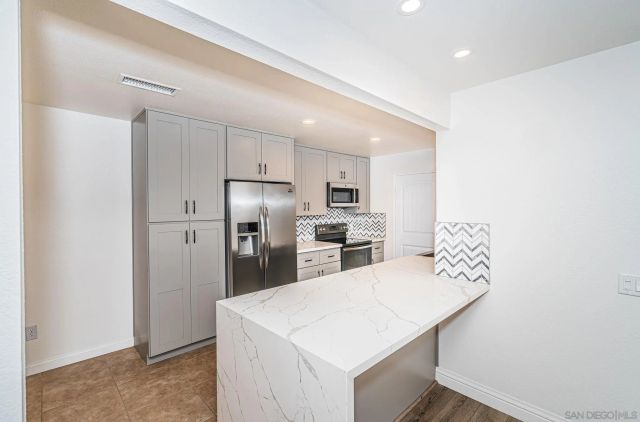 13675 Comuna Dr, Poway, CA 92064