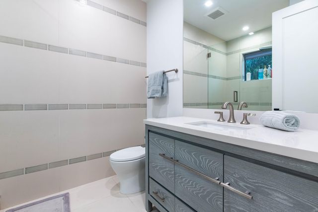 1768 Breakers West Boulevard W, West Palm Beach, FL 33411