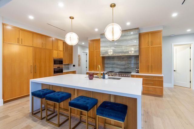 1768 Breakers West Boulevard W, West Palm Beach, FL 33411