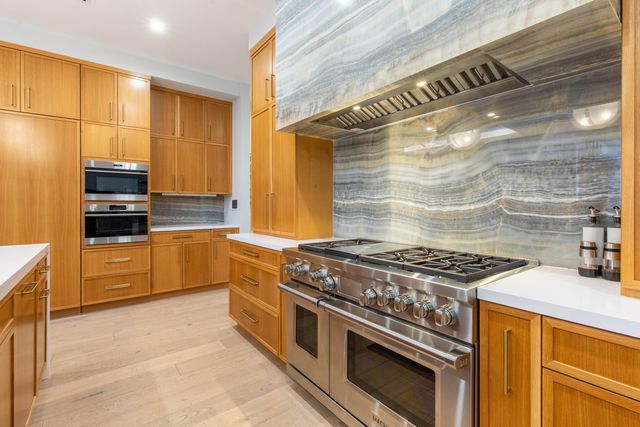 1768 Breakers West Boulevard W, West Palm Beach, FL 33411