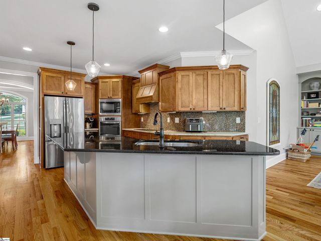 346 Roy Hall Way, Campobello, SC 29322
