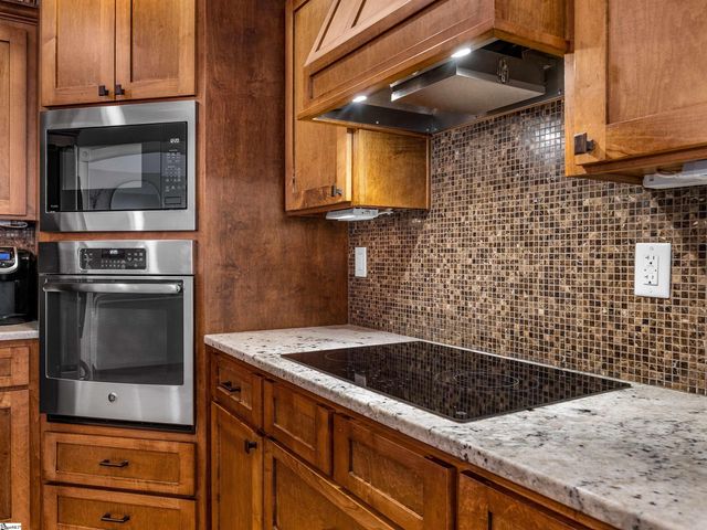 346 Roy Hall Way, Campobello, SC 29322