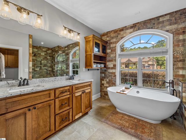 346 Roy Hall Way, Campobello, SC 29322