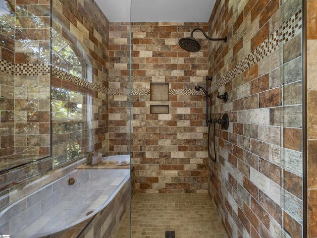 346 Roy Hall Way, Campobello, SC 29322