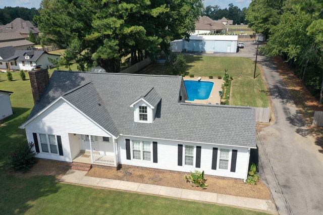 975 Ashport Rd, Jackson, TN 38305