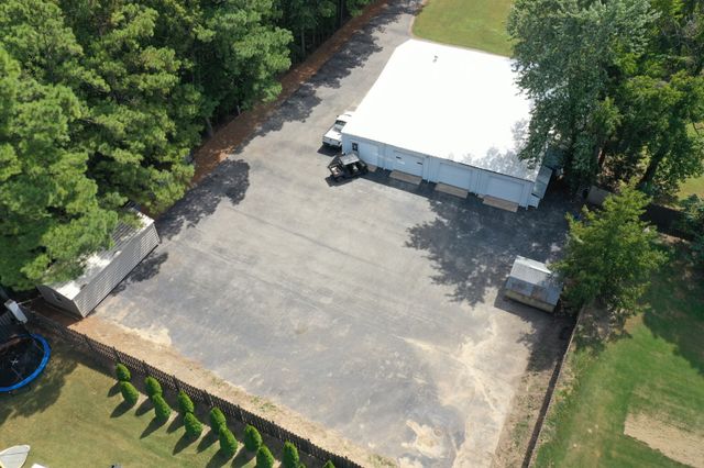 975 Ashport Rd, Jackson, TN 38305