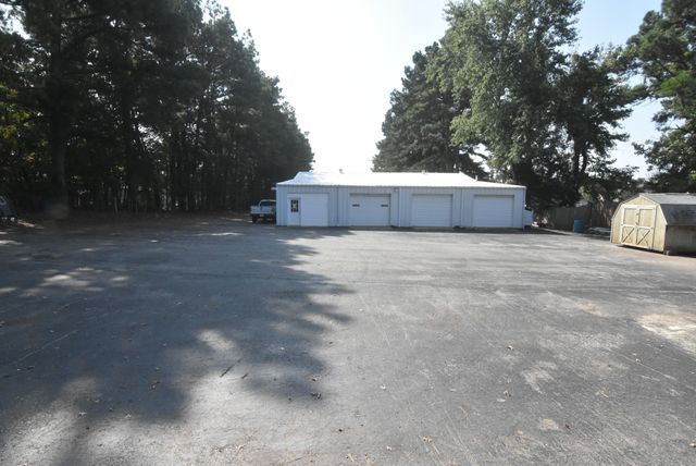 975 Ashport Rd, Jackson, TN 38305