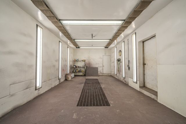 975 Ashport Rd, Jackson, TN 38305