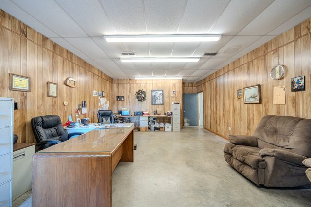 975 Ashport Rd, Jackson, TN 38305