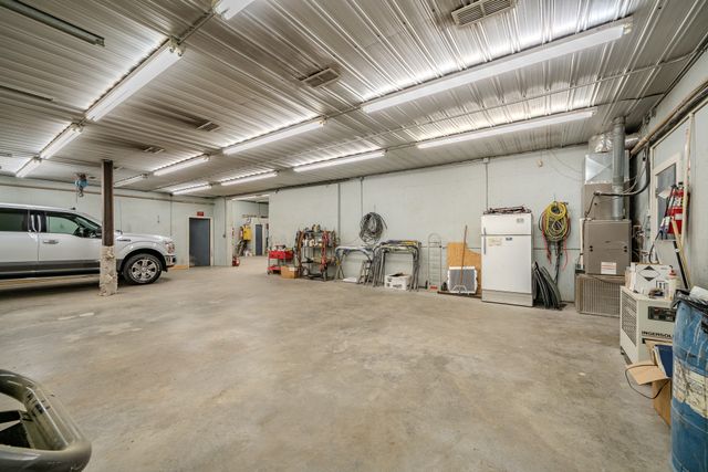 975 Ashport Rd, Jackson, TN 38305