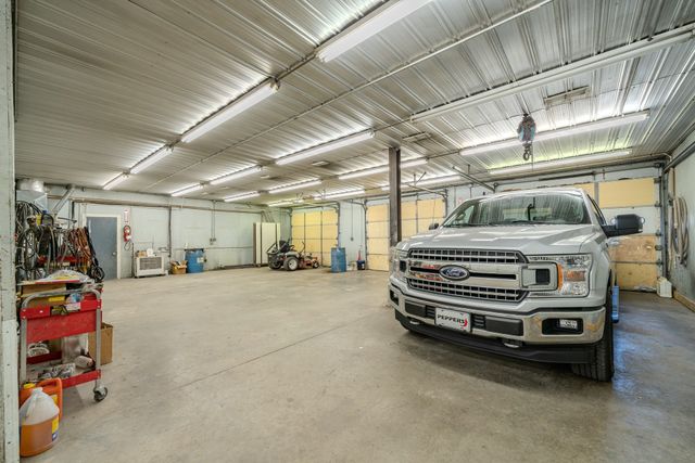 975 Ashport Rd, Jackson, TN 38305