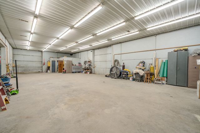 975 Ashport Rd, Jackson, TN 38305