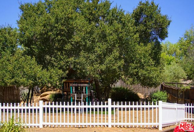8485 Val Verde Drive, West Hills, CA 91304
