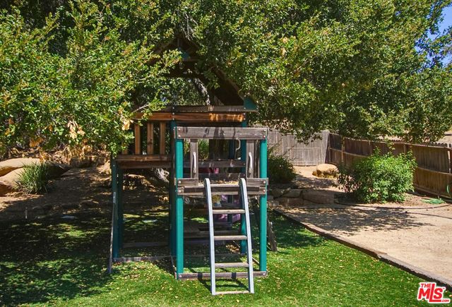 8485 Val Verde Drive, West Hills, CA 91304