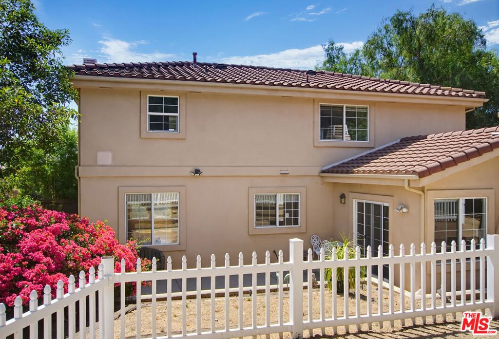 Image 29 of property listing at 8485 Val Verde Drive, West Hills, CA 91304