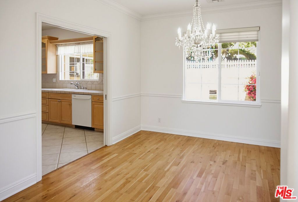 Image 7 of property listing at 8485 Val Verde Drive, West Hills, CA 91304