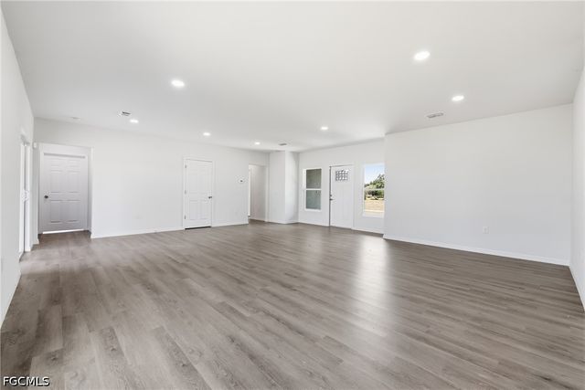 1406 Ford CIR, Lehigh Acres, FL 33936