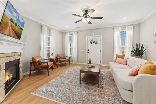 4198 W Bradstreet Lane, Fayetteville, AR 72704