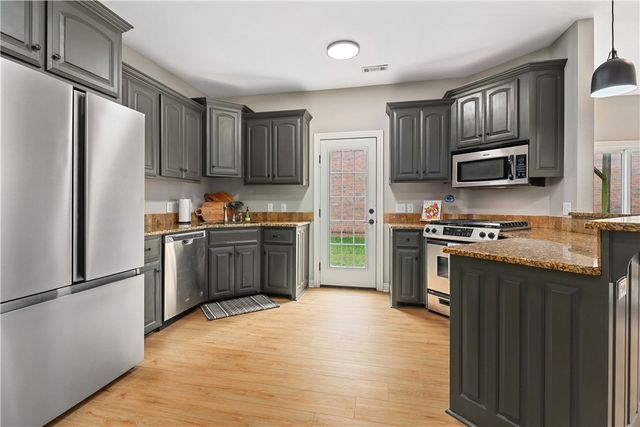 4198 W Bradstreet Lane, Fayetteville, AR 72704