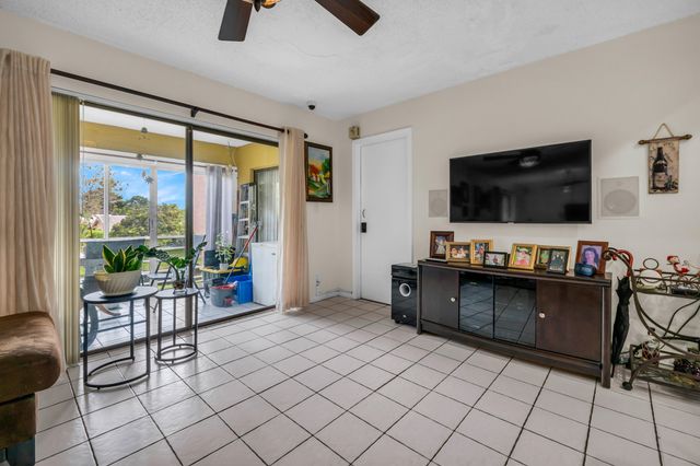 3111 CORAL SPRINGS Drive 213, Coral Springs, FL 33065