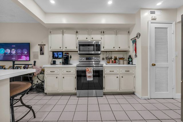 3111 CORAL SPRINGS Drive 213, Coral Springs, FL 33065