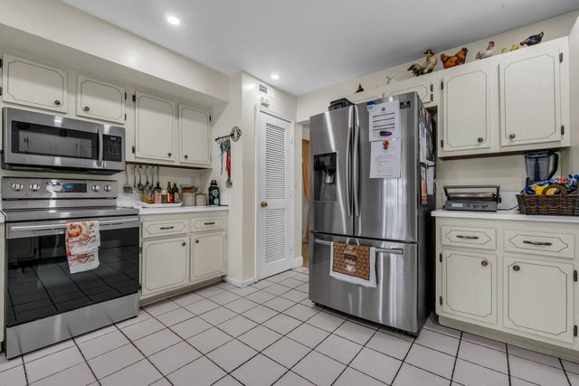 3111 CORAL SPRINGS Drive 213, Coral Springs, FL 33065