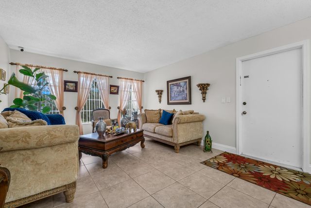 3111 CORAL SPRINGS Drive 213, Coral Springs, FL 33065