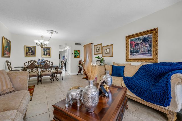 3111 CORAL SPRINGS Drive 213, Coral Springs, FL 33065