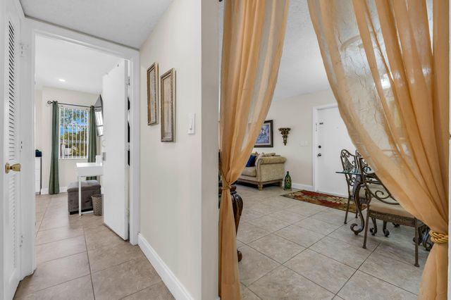 3111 CORAL SPRINGS Drive 213, Coral Springs, FL 33065