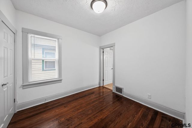 1902 Spring Street, Omaha, NE 68108