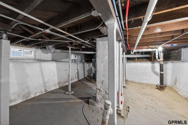 1902 Spring Street, Omaha, NE 68108