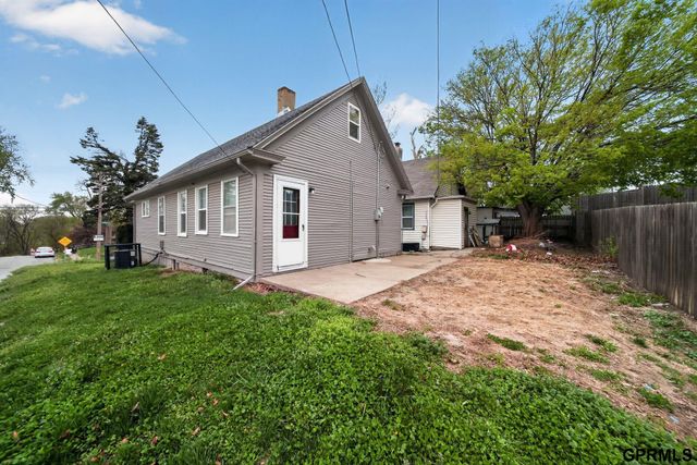 1902 Spring Street, Omaha, NE 68108